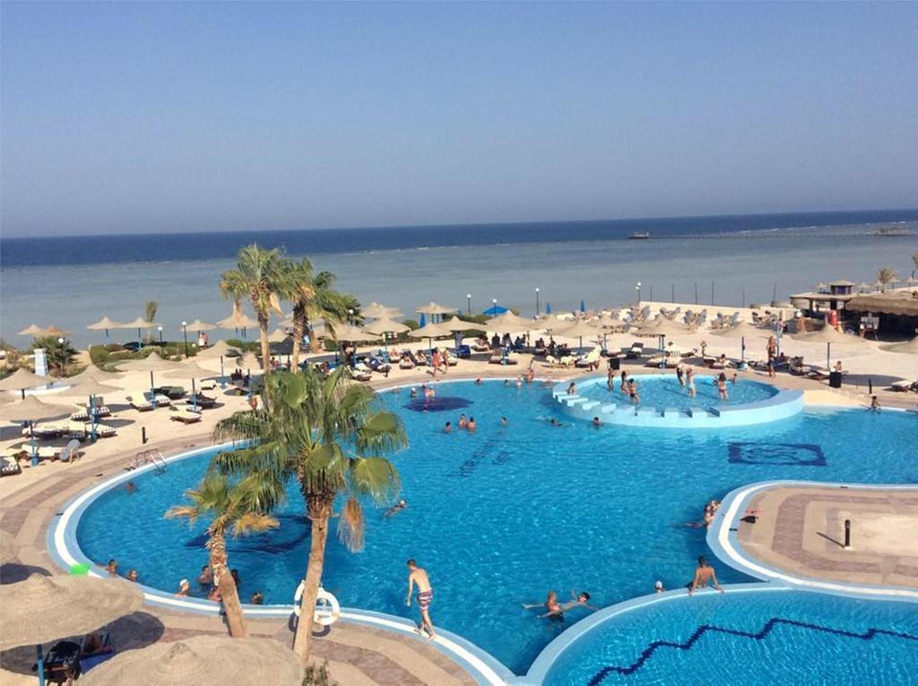 Blue Reef Red Sea Resort Marsa Alam Esterno foto